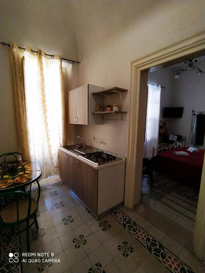 Agli Antichi Quartieri Apartments & Room Алькамо Екстер'єр фото